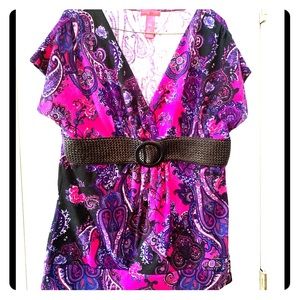 Pretty raspberry purpl black paisley fitted blouse